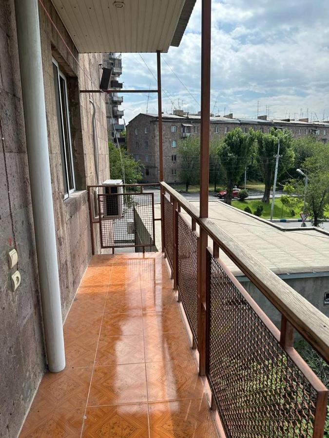 Yerevan Nice Apartment With Balcony For Rent Exterior foto